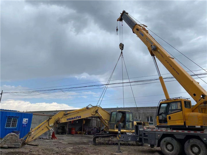 港南区25吨吊车的工作半径是多少？